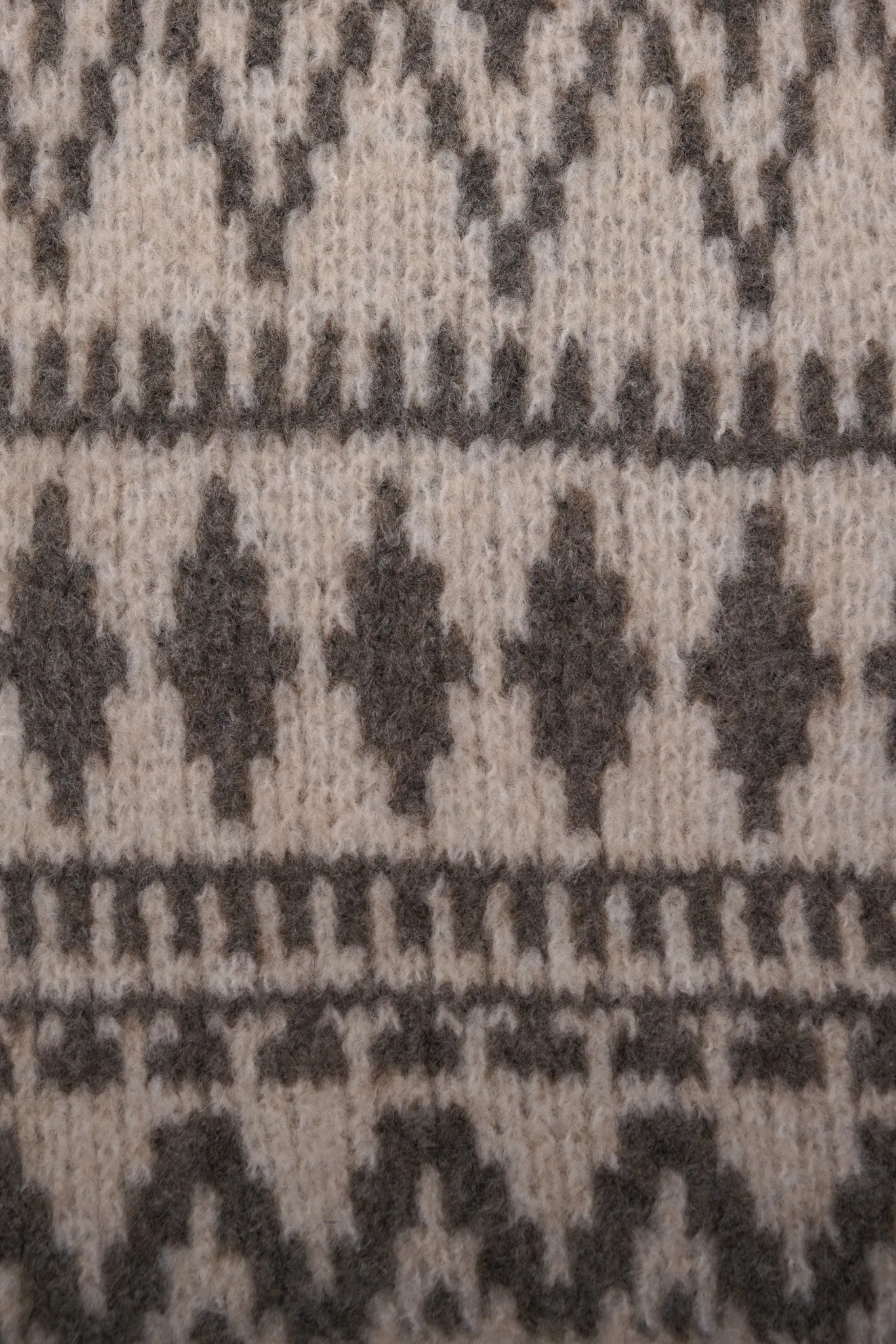 Cream Flamestitch Knitted Scarf