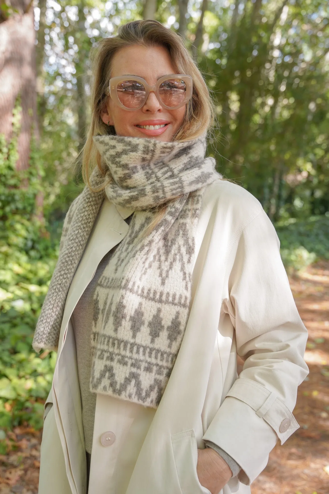 Cream Flamestitch Knitted Scarf