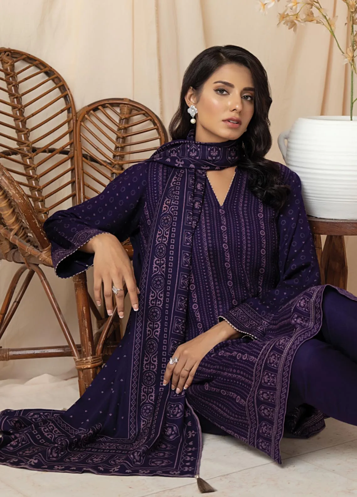 D#1007C LSM Lakhany Cashmi Vool Printed Collection 1022 V-1