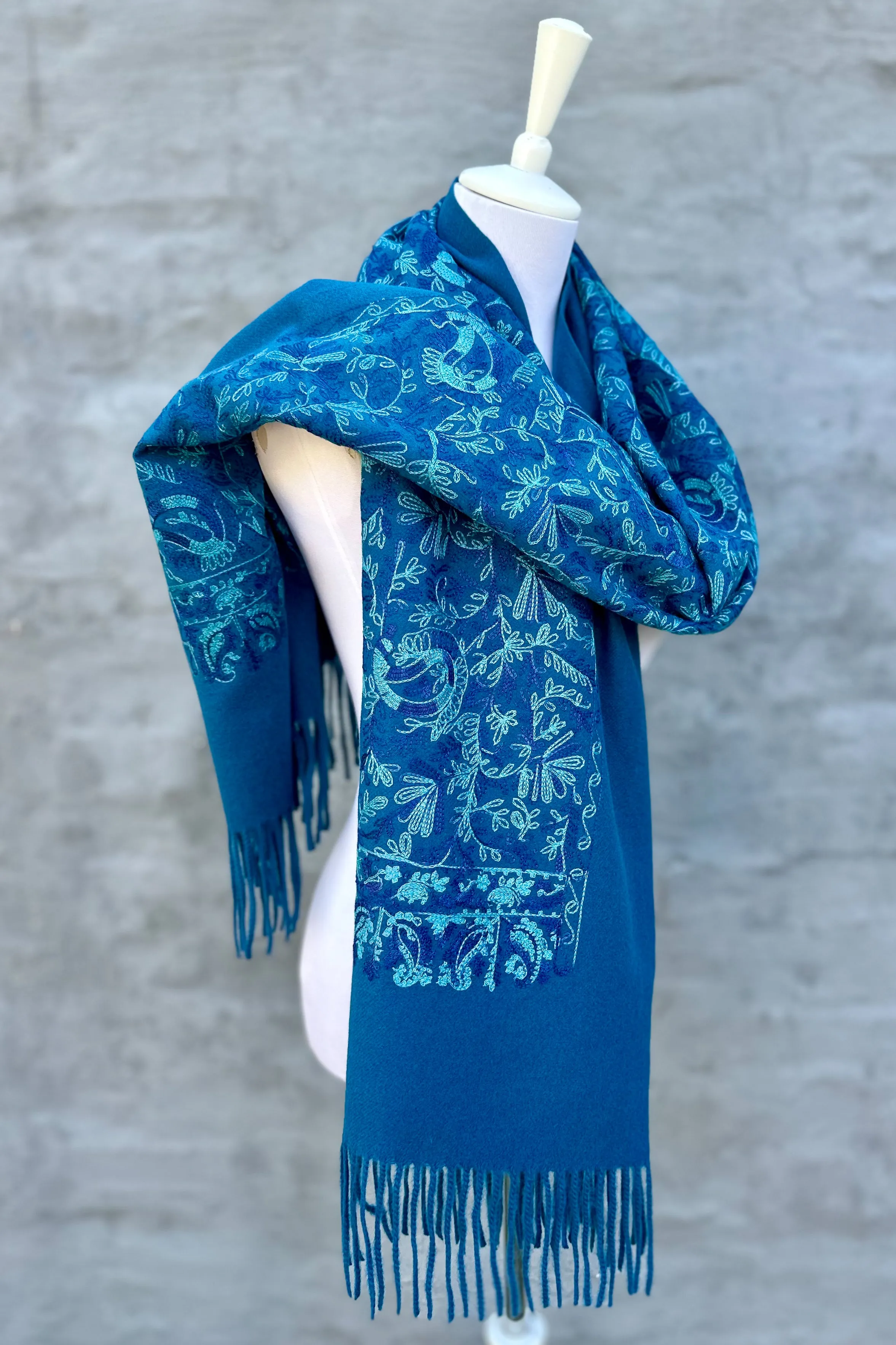 Embroidered Cashmere Pashmina In Peacock