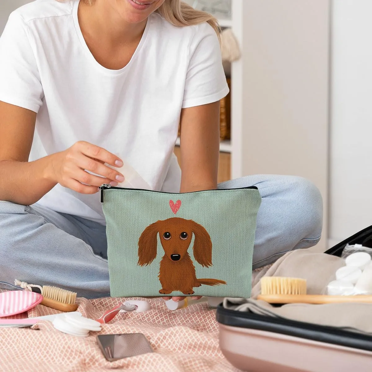 Long-Haired Dachshund Cartoon Wiener Dog Heart Makeup Bag Travel Cosmetic Bags,Funny Dachshund Puppy Dog Cosmetic Makeup Bags With Zipper Pouch Travel Toiletry Case,Dachshun,Green Cosmetic Bag