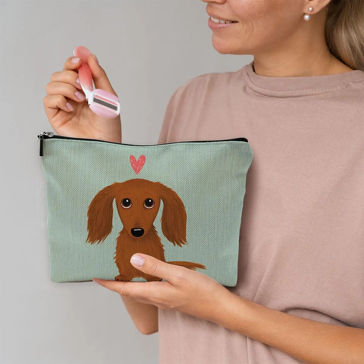 Long-Haired Dachshund Cartoon Wiener Dog Heart Makeup Bag Travel Cosmetic Bags,Funny Dachshund Puppy Dog Cosmetic Makeup Bags With Zipper Pouch Travel Toiletry Case,Dachshun,Green Cosmetic Bag